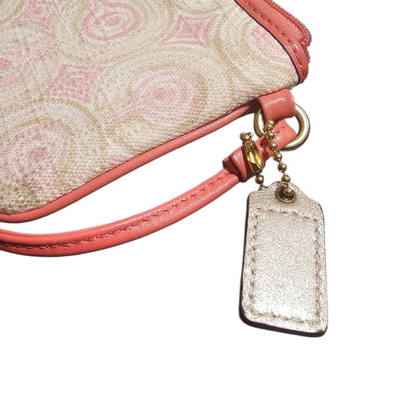 COACH Audrey Op Art Swirl Pink and Cream Wristlet Clutch - Picture 2 of 7